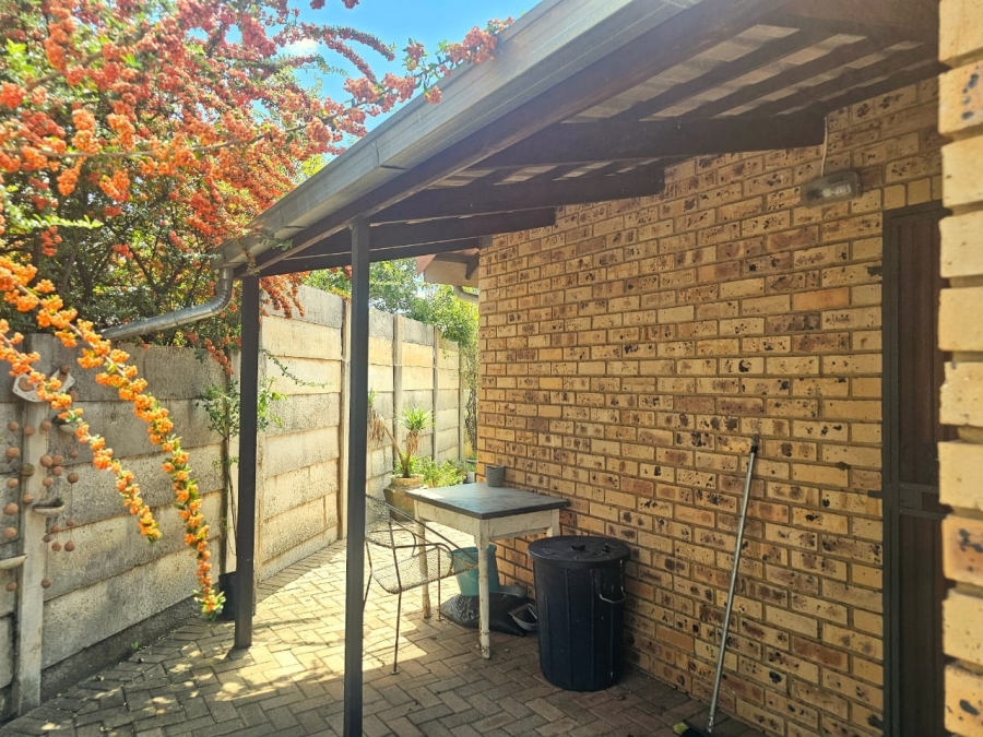 5 Bedroom Property for Sale in Miederpark North West